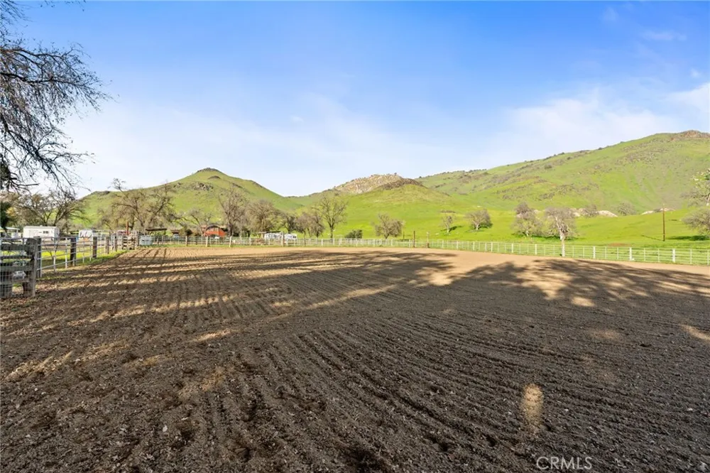 39500 Millwood #C Woodlake, CA 93286