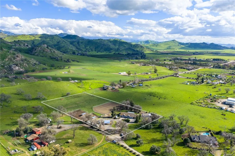 39500 Millwood #C Woodlake, CA 93286