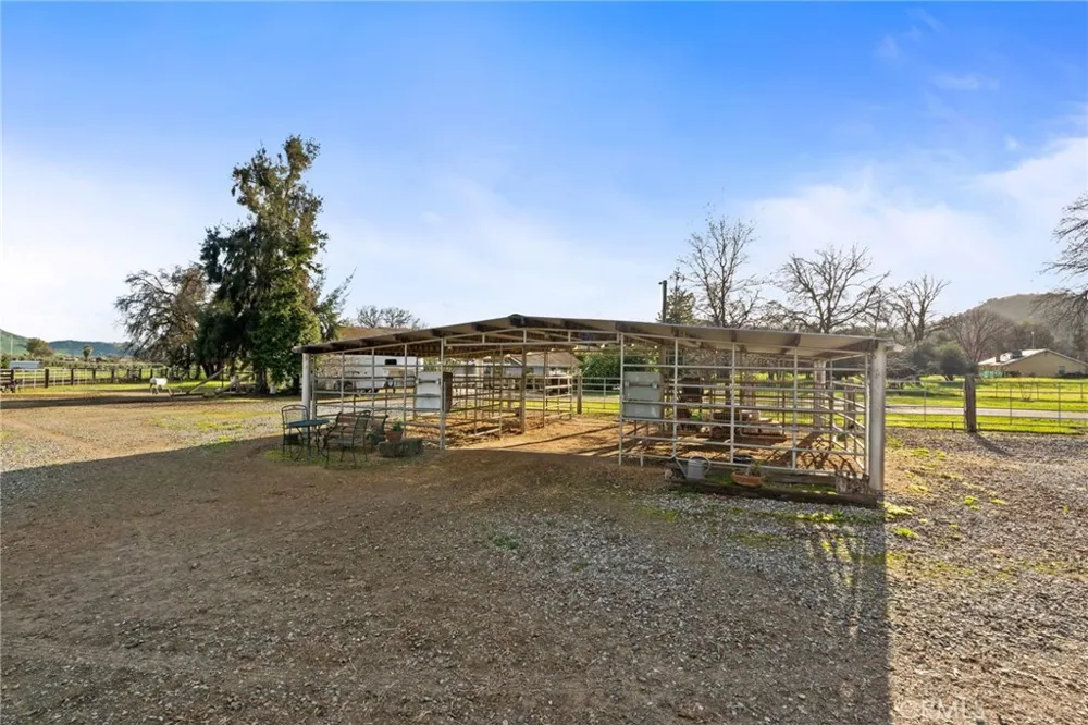 39500 Millwood #C Woodlake, CA 93286