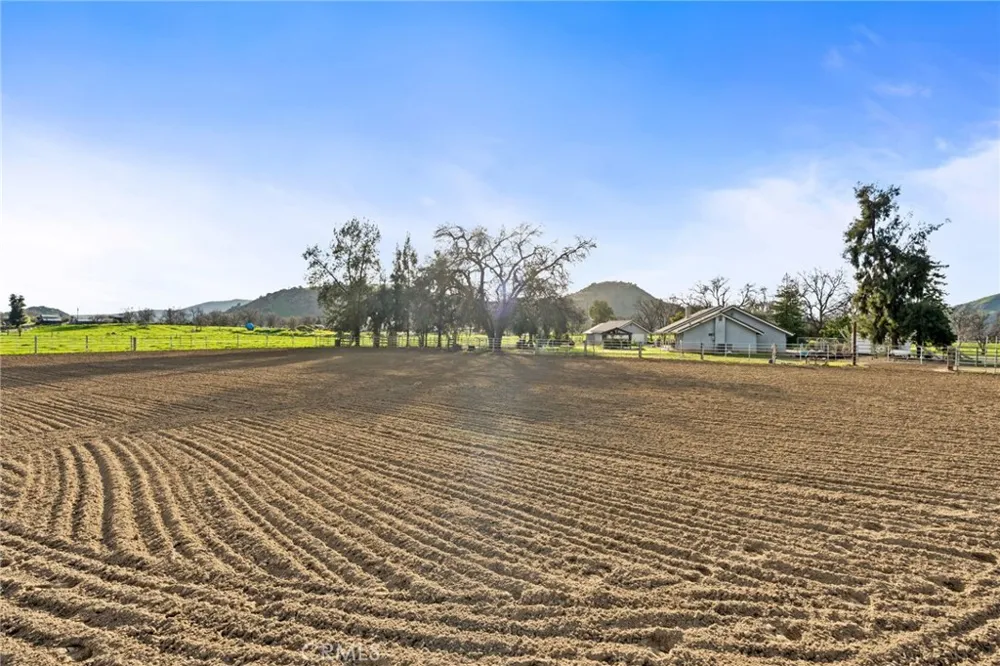 39500 Millwood #C Woodlake, CA 93286