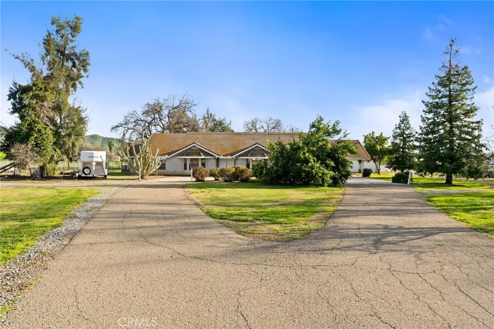 39500 Millwood #C Woodlake, CA 93286
