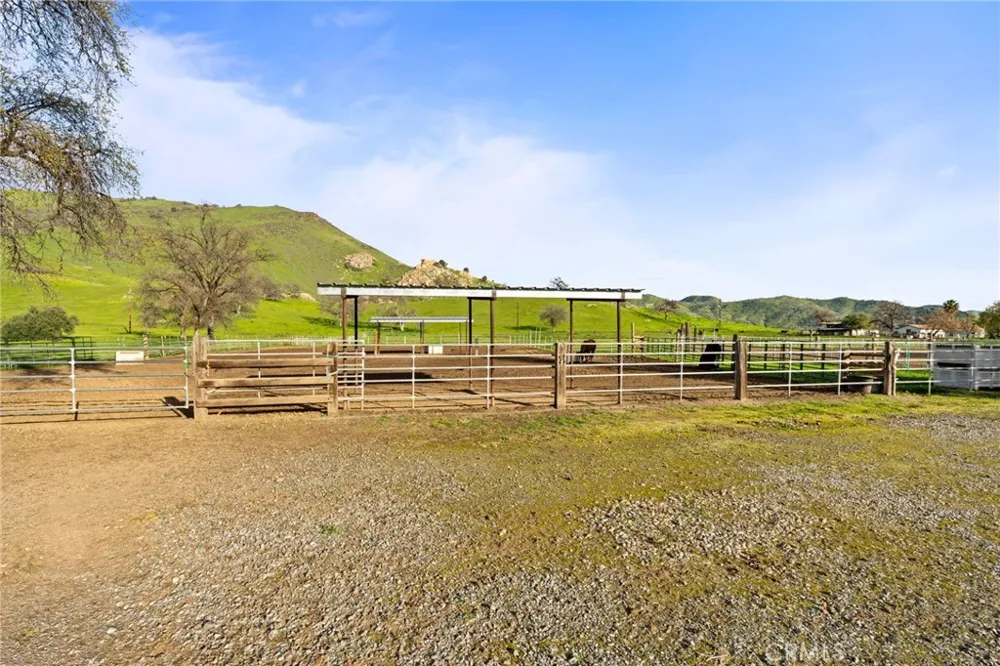 39500 Millwood #C Woodlake, CA 93286