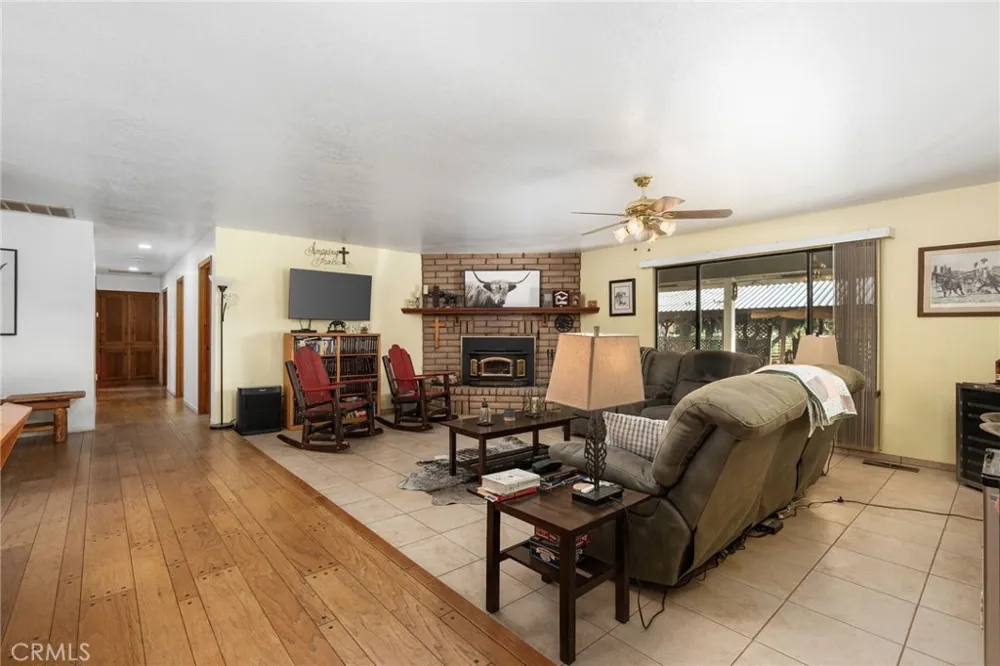 39500 Millwood #C Woodlake, CA 93286