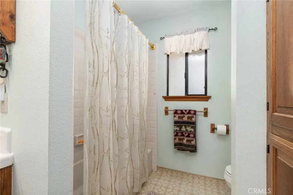 39500 Millwood #C Woodlake, CA 93286