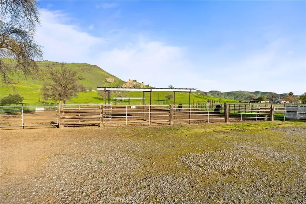 39500 Millwood #C Woodlake, CA 93286