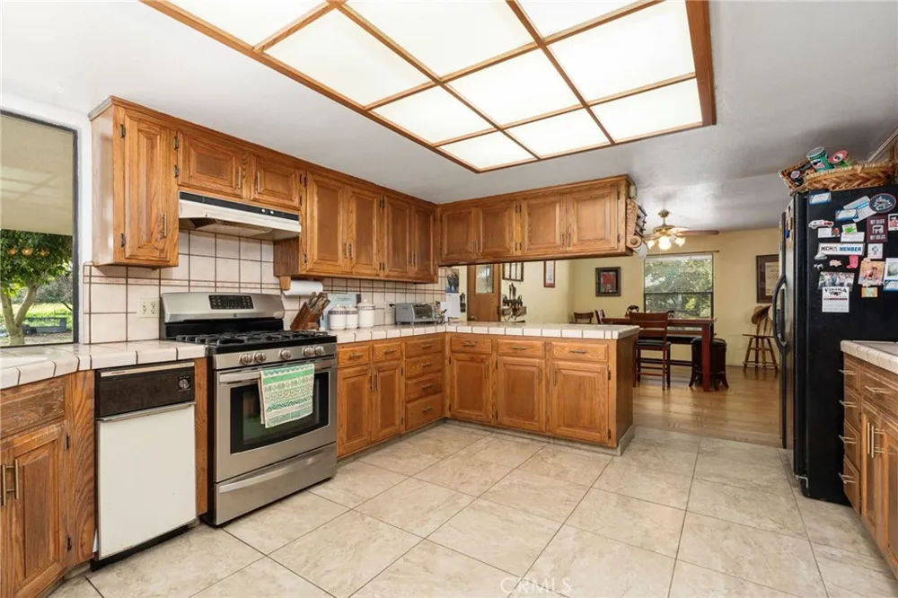 39500 Millwood #C Woodlake, CA 93286