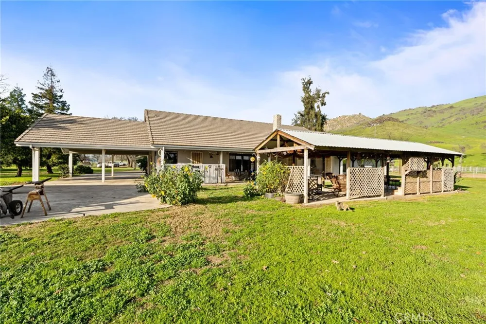 39500 Millwood #C Woodlake, CA 93286