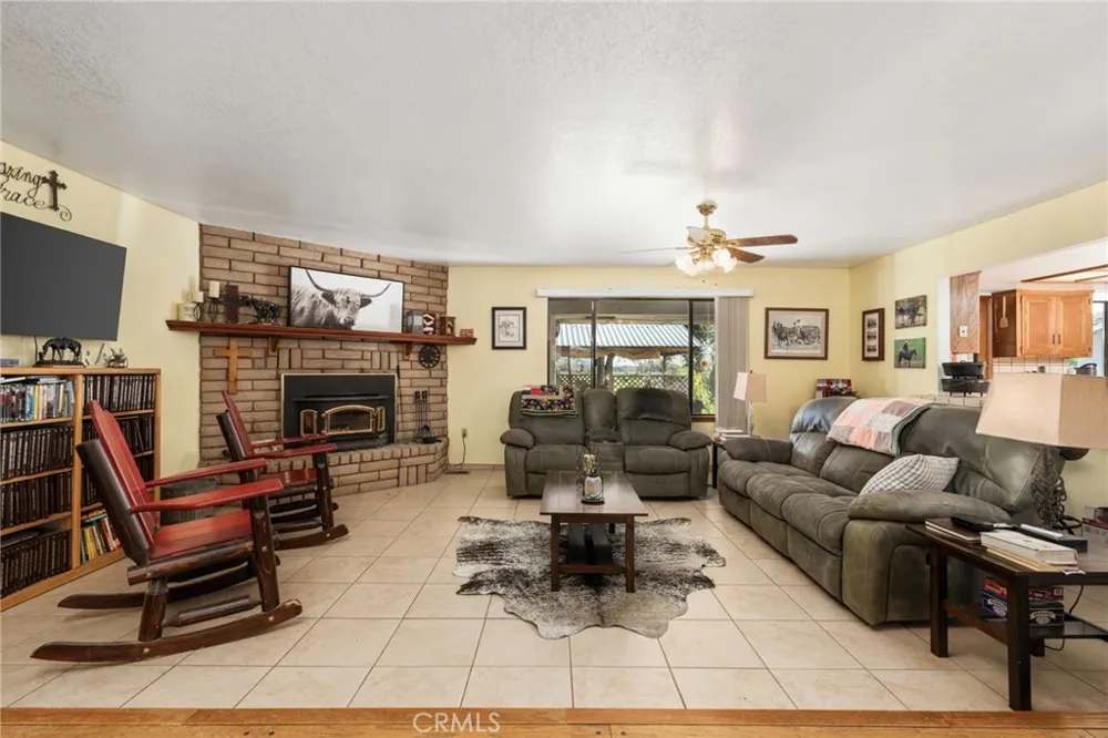 39500 Millwood #C Woodlake, CA 93286