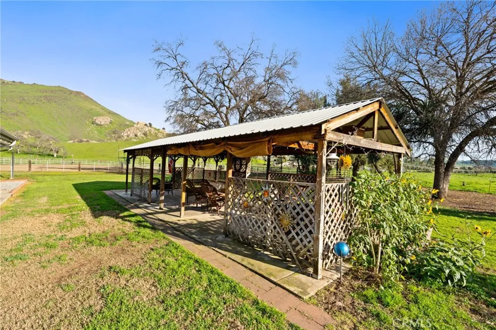 39500 Millwood #C Woodlake, CA 93286