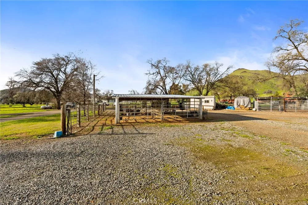 39500 Millwood #C Woodlake, CA 93286