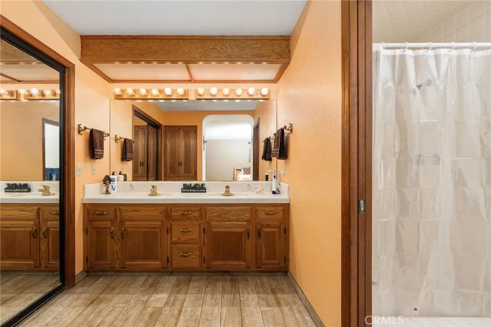 39500 Millwood #C Woodlake, CA 93286