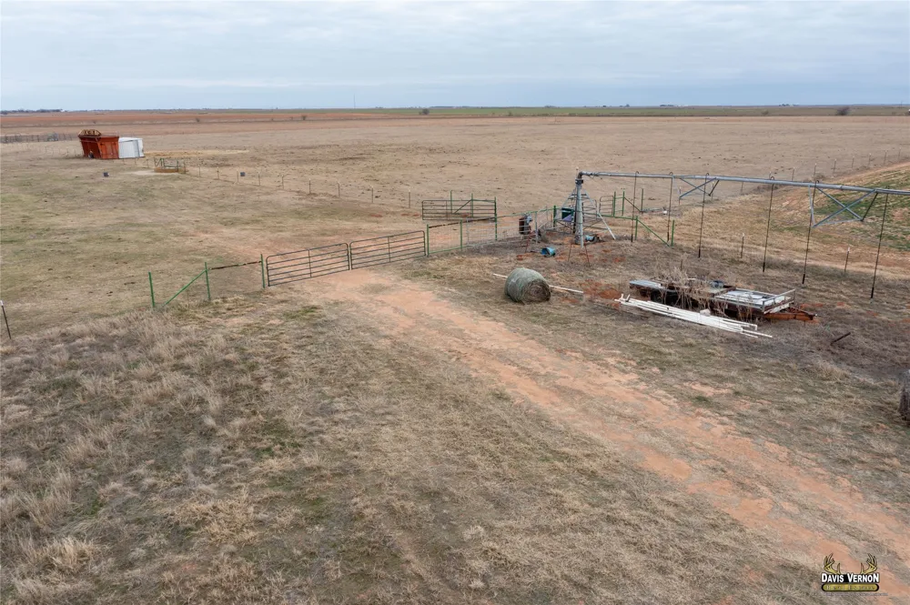 CR 4354 Munday, TX 76371