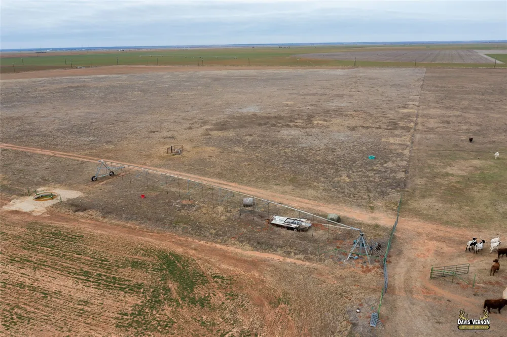 CR 4354 Munday, TX 76371