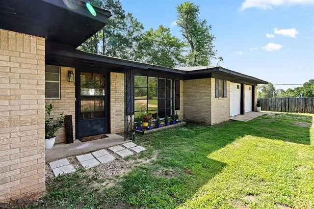 2585 Fm 250 Hughes Springs, TX 75656