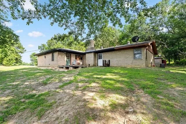 2585 Fm 250 Hughes Springs, TX 75656