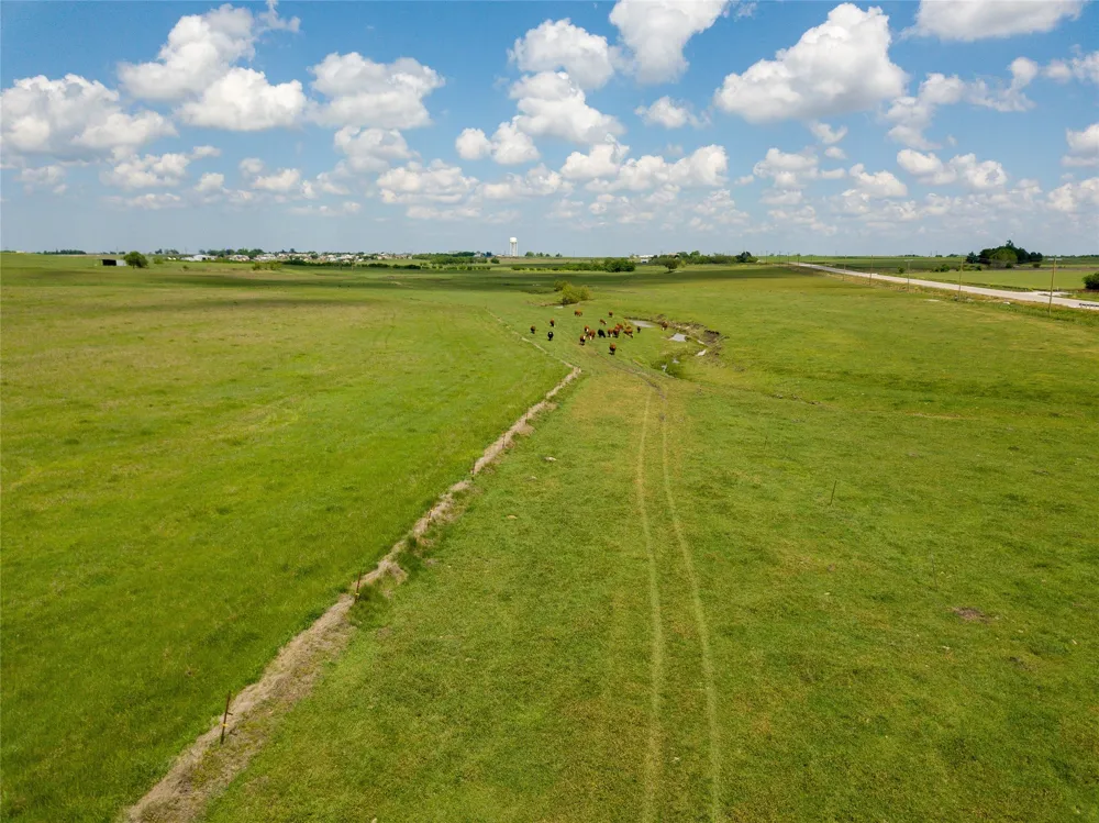 200 County Road 160 Road Taylor, TX 76574