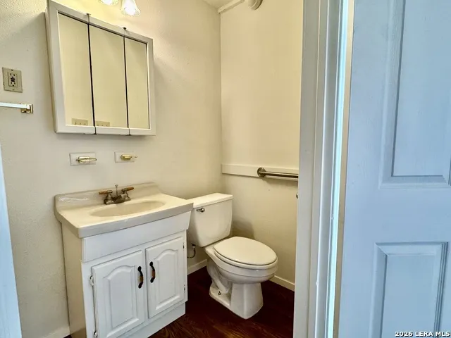 15430 S Main Lytle, TX 78052