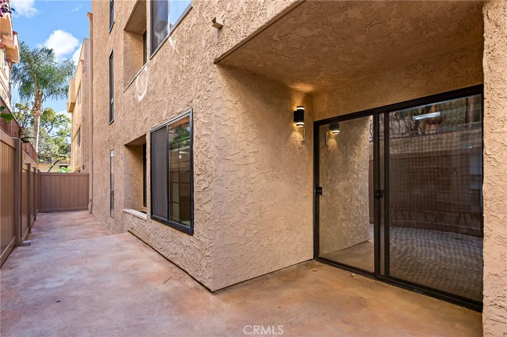 441 E San Jose #111 Burbank, CA 91501