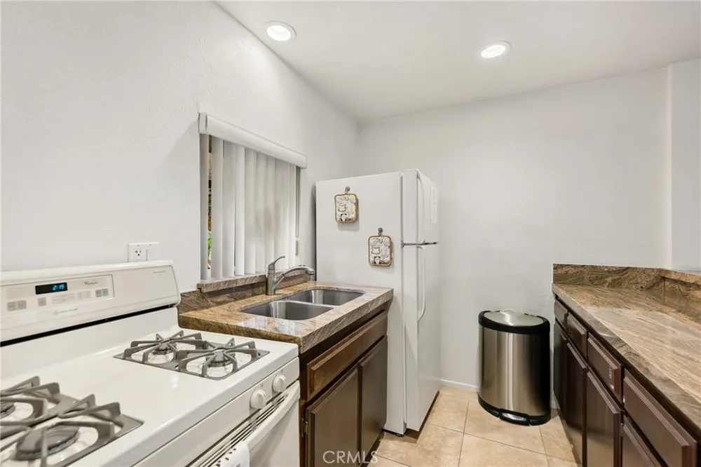 441 E San Jose #111 Burbank, CA 91501