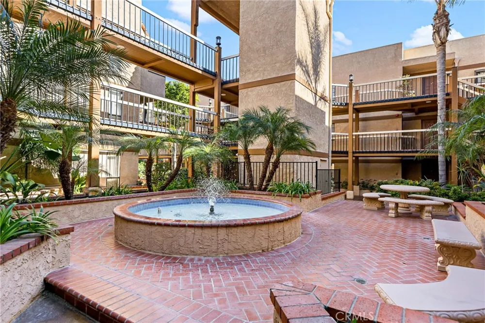 441 E San Jose #111 Burbank, CA 91501
