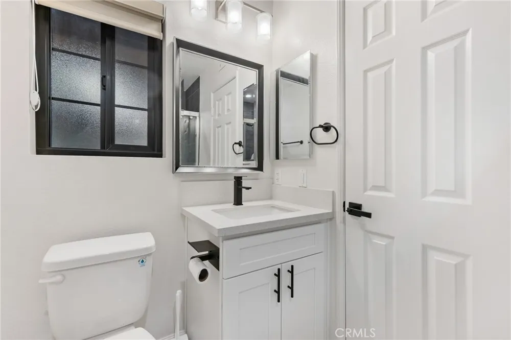 441 E San Jose #111 Burbank, CA 91501