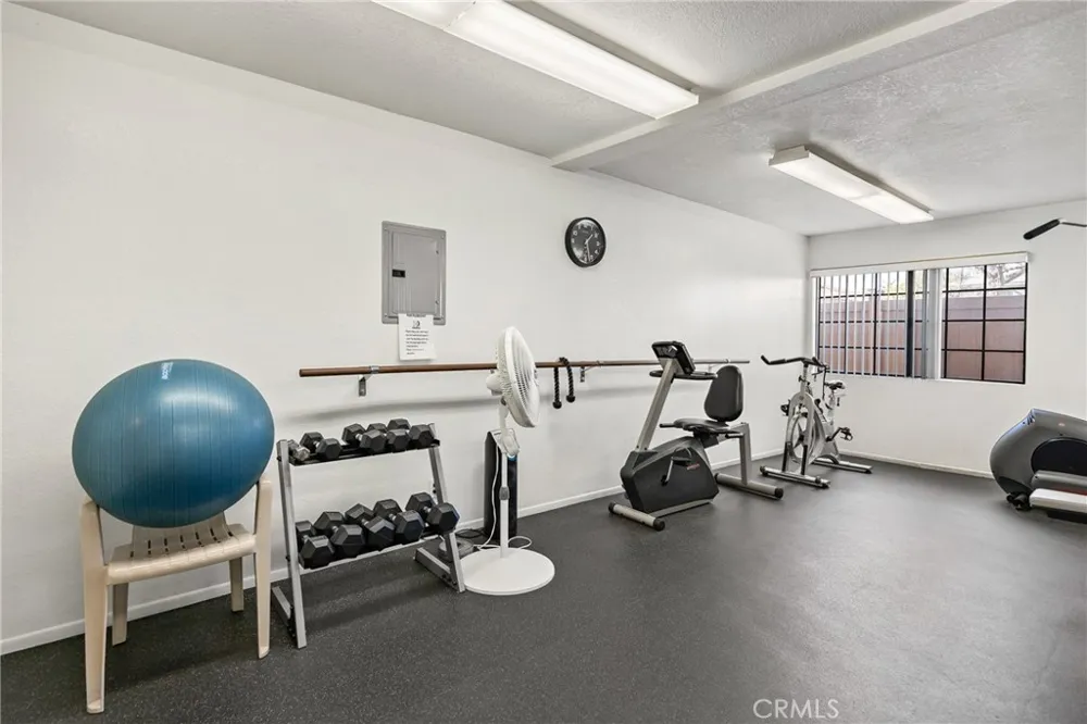 441 E San Jose #111 Burbank, CA 91501