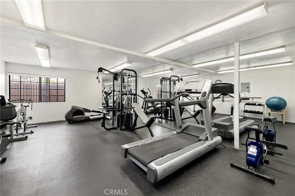 441 E San Jose #111 Burbank, CA 91501