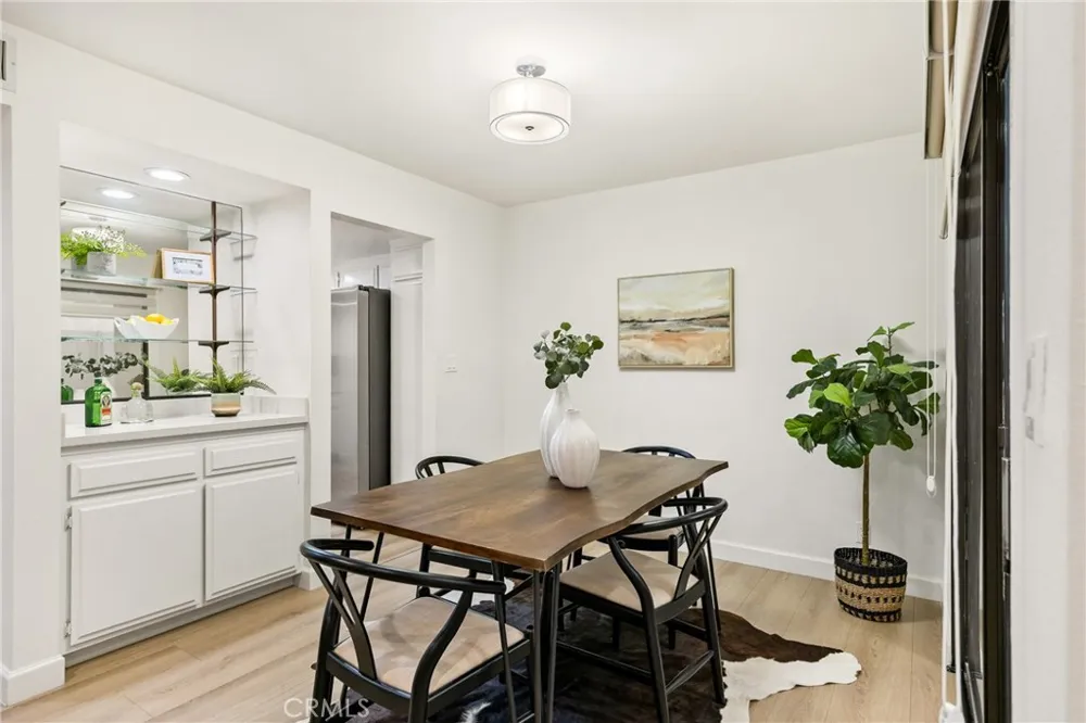 441 E San Jose #111 Burbank, CA 91501