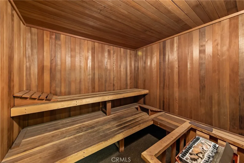441 E San Jose #111 Burbank, CA 91501
