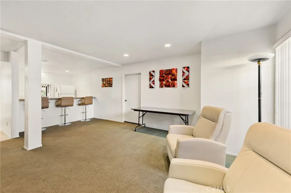 441 E San Jose #111 Burbank, CA 91501