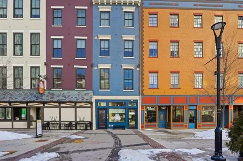 33 E Court Street #403