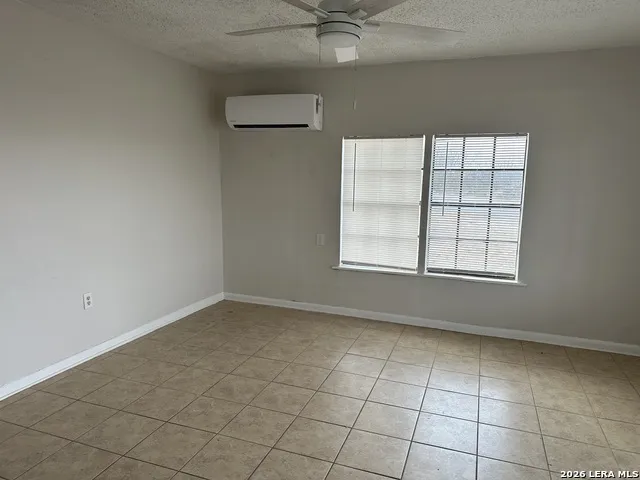426 Carrizo Hill Carrizo Springs, TX 78834
