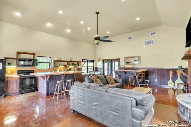723 Tierra Linda Concan, TX 78838