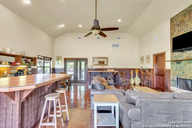 723 Tierra Linda Concan, TX 78838
