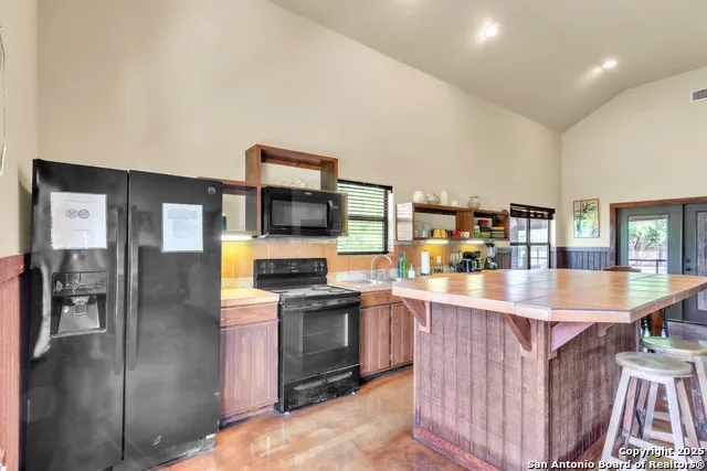 723 Tierra Linda Concan, TX 78838