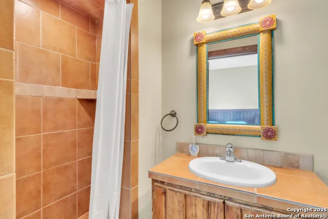 723 Tierra Linda Concan, TX 78838