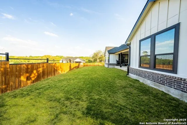 132 Ash Parkway La Vernia, TX 78121
