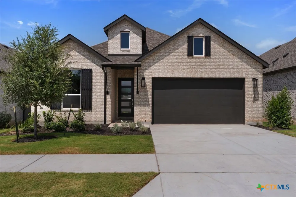 1700 Crimson Sunset Drive Georgetown, TX 78628