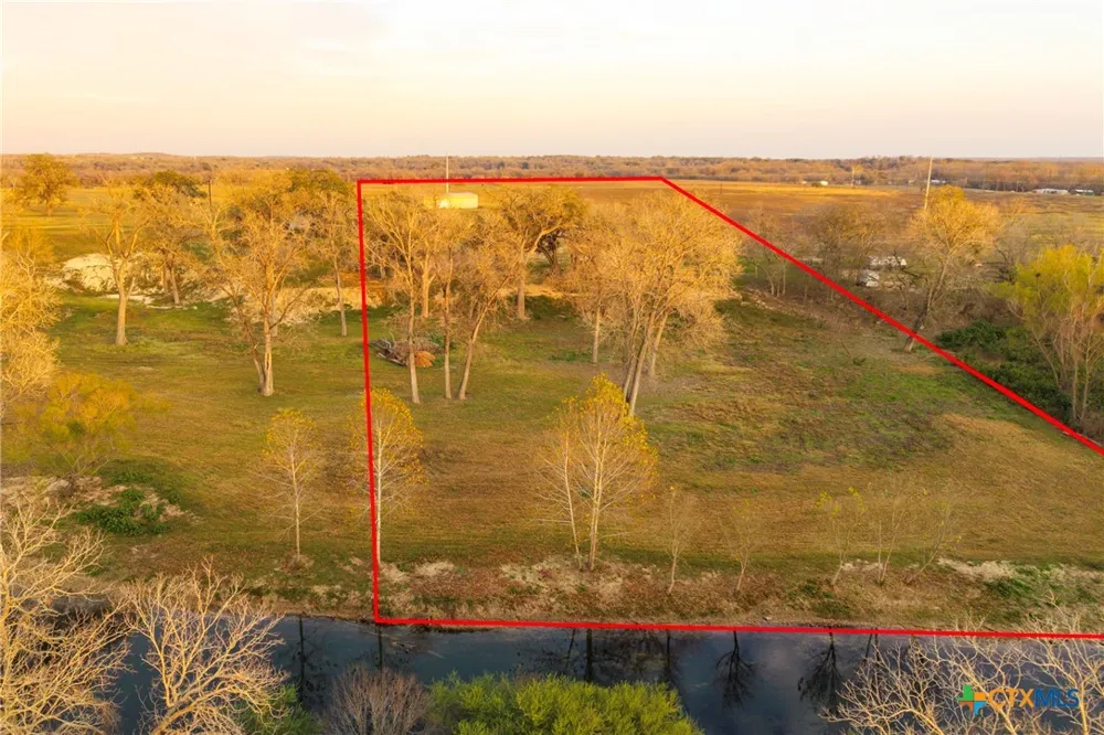 10.86 Acres Tract 4 Village Lane Seguin, TX 78155