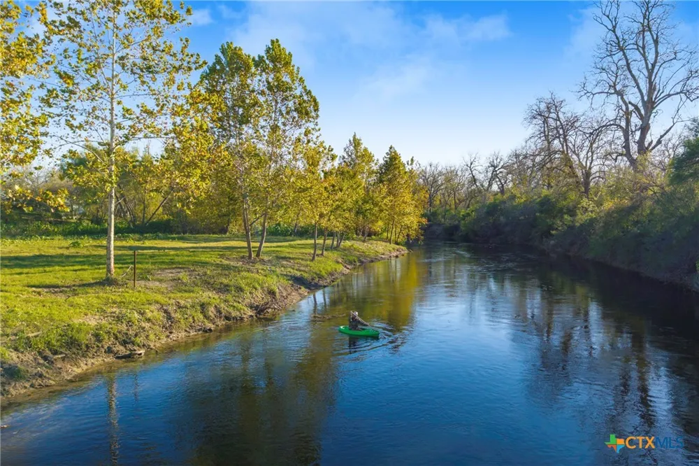 10.86 Acres Tract 4 Village Lane Seguin, TX 78155