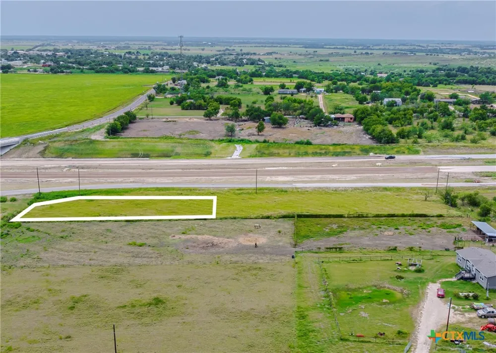 12076 hunt hill Road Rogers, TX 76569