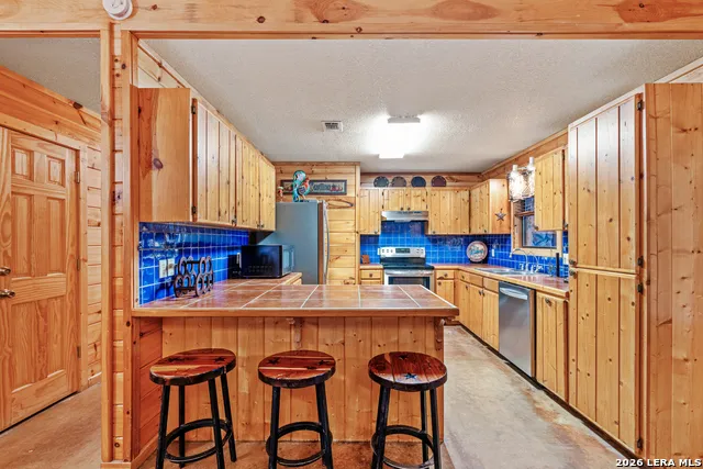 128 Mountain Laurel Concan, TX 78838