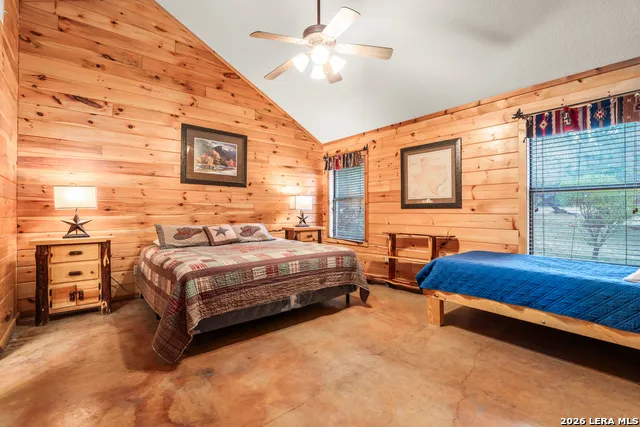 128 Mountain Laurel Concan, TX 78838