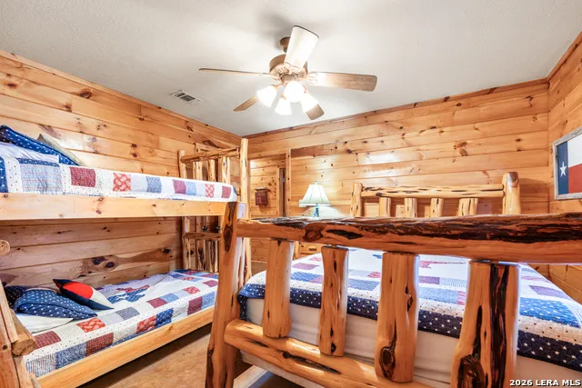 128 Mountain Laurel Concan, TX 78838