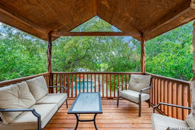 128 Mountain Laurel Concan, TX 78838