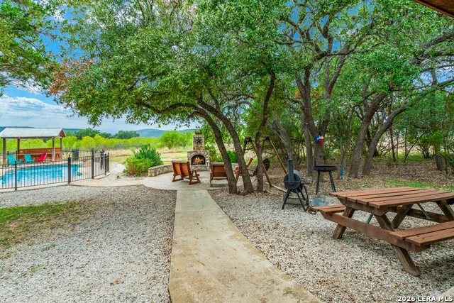 128 Mountain Laurel Concan, TX 78838