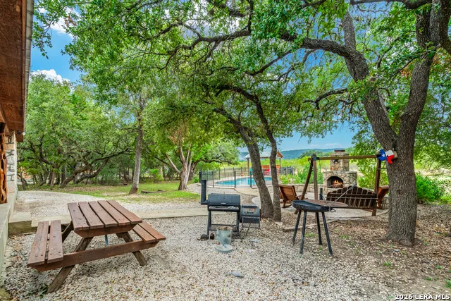 128 Mountain Laurel Concan, TX 78838