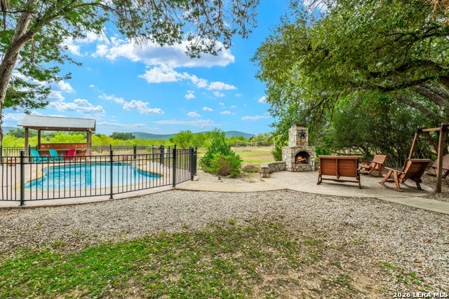 128 Mountain Laurel Concan, TX 78838