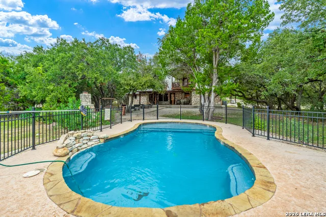 128 Mountain Laurel Concan, TX 78838