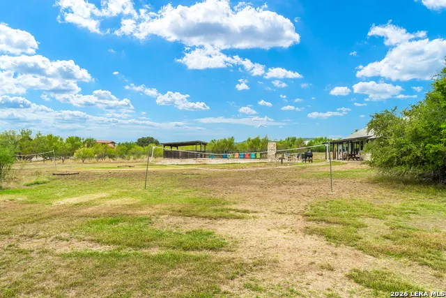 128 Mountain Laurel Concan, TX 78838